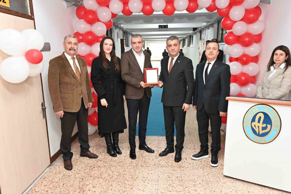 Aydın Lisesi’ne modern kütüphane