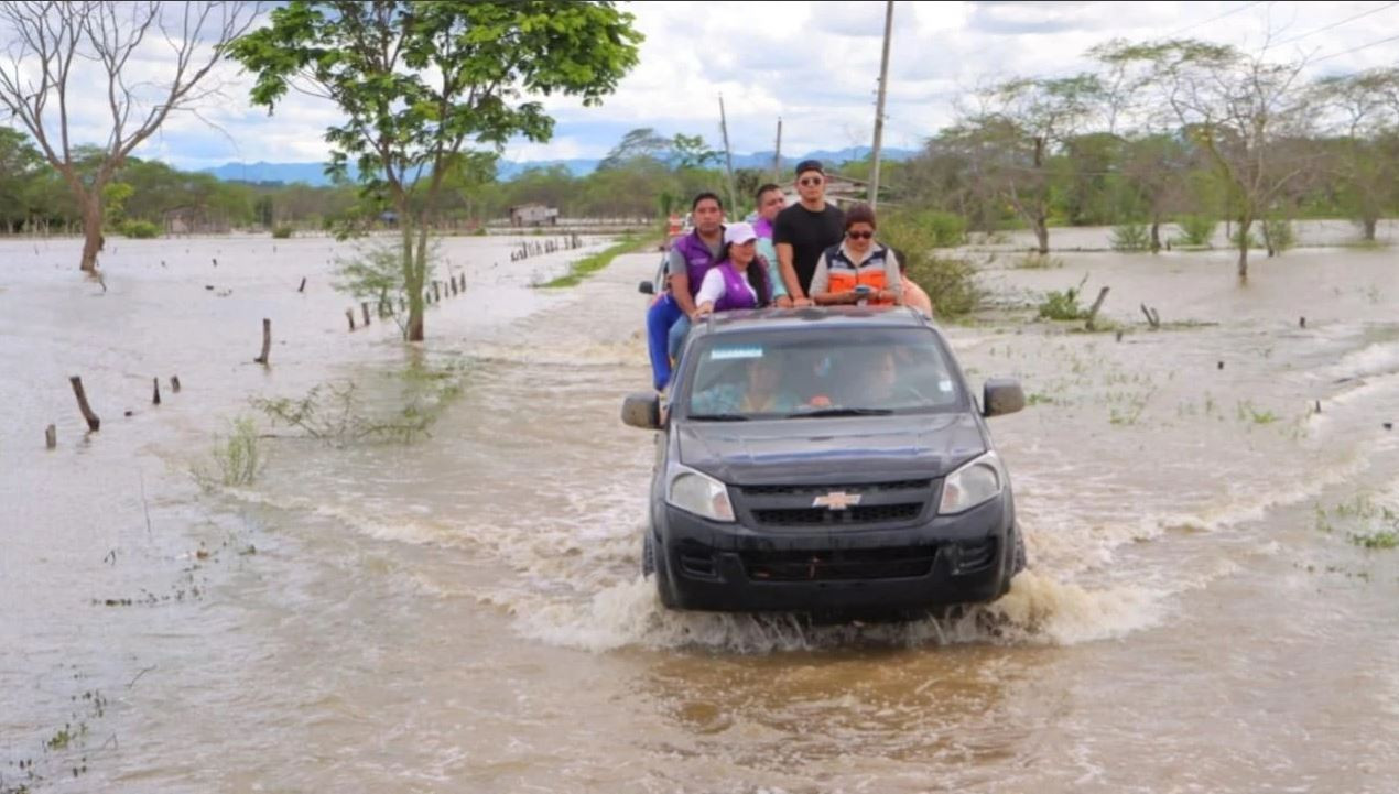 ekvadorun-guneyinde-sel-felaketi-san-roque-nehri-tasti-2-olu-81-yarali-yenicag-1.jpg