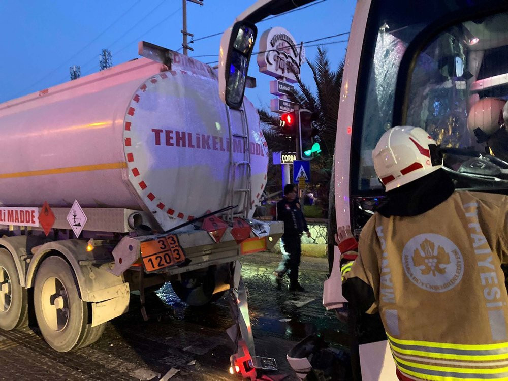 Manisa’da zincirleme kaza! Ölü ve yaralılar var