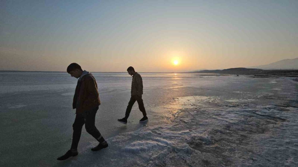 Donan kuş cenneti büyüledi