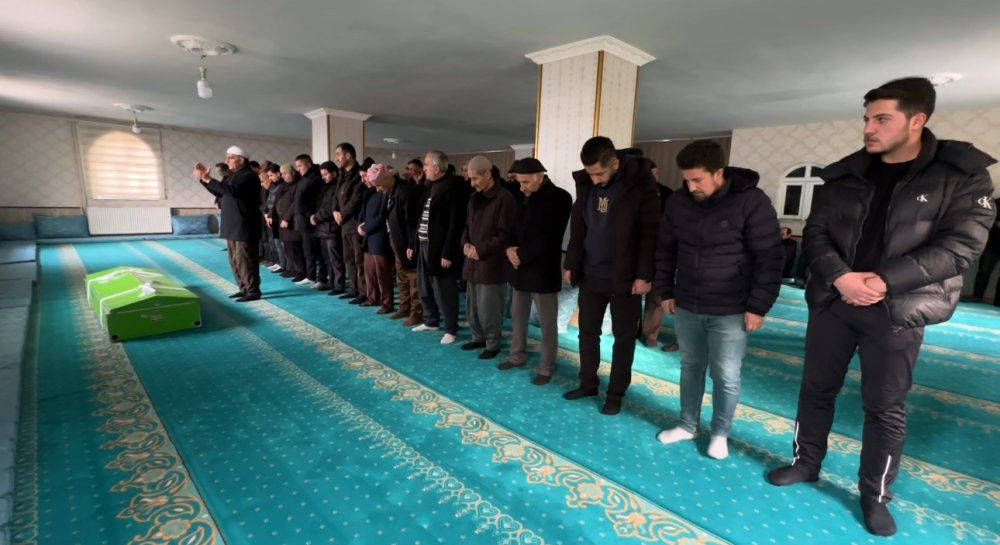 Elektrik akımına kapılmıştı! Gülcan son yolculuğuna uğurlandı