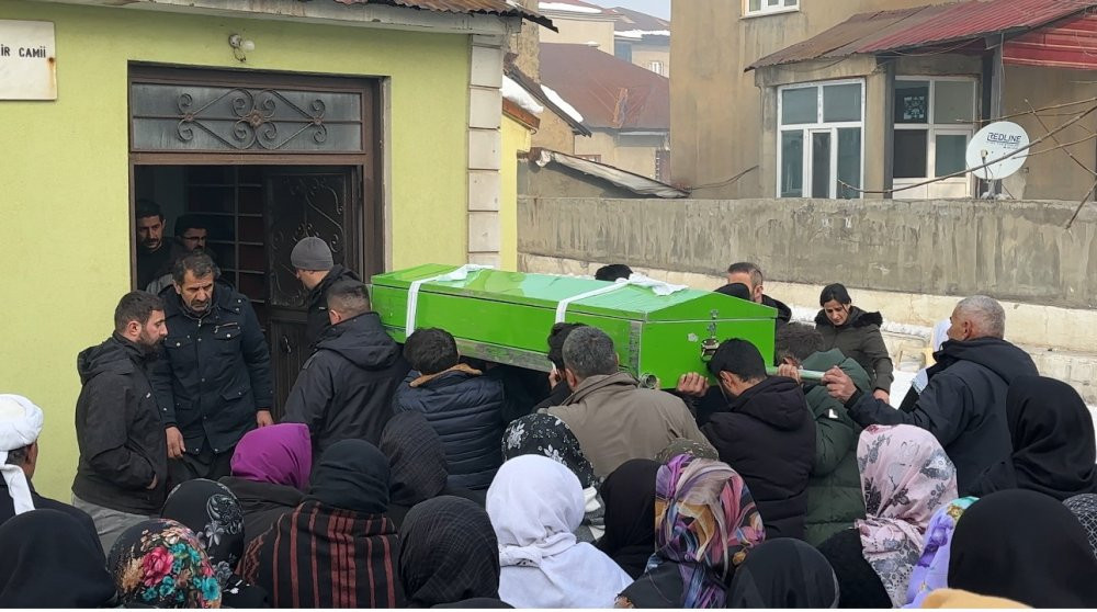 Elektrik akımına kapılmıştı! Gülcan son yolculuğuna uğurlandı