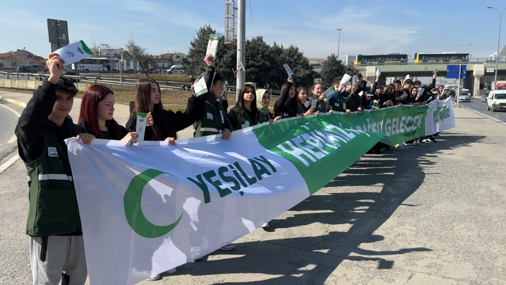 Lise öğrencileri bağımlılıkla mücadele için yürüdüler