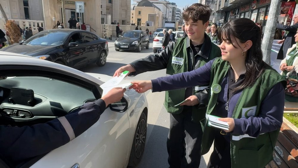 Lise öğrencileri bağımlılıkla mücadele için yürüdüler
