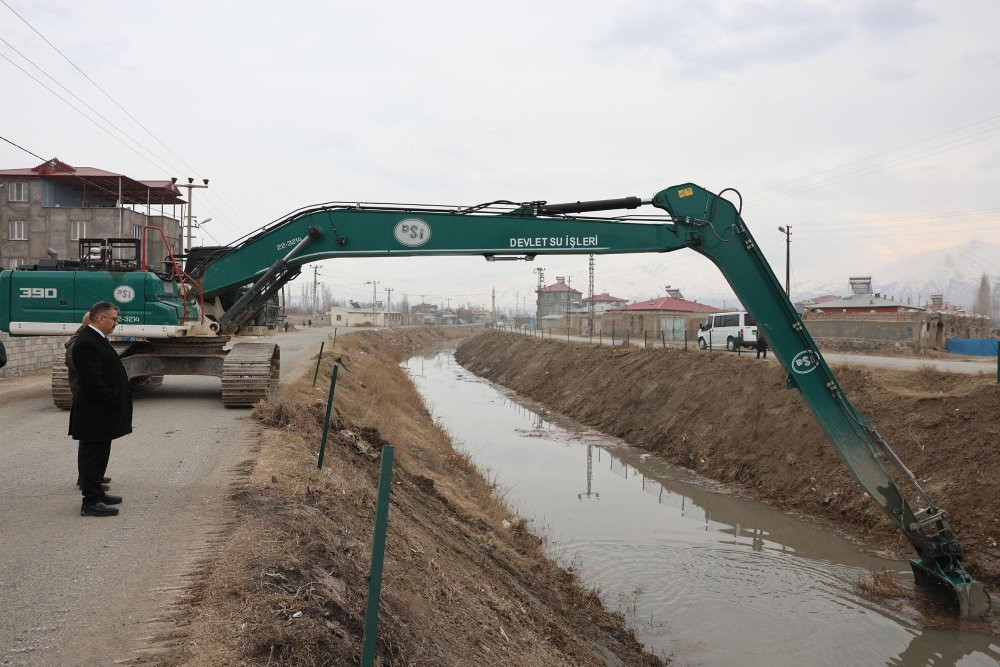 100 den fazla iş makinesi kullanıldı