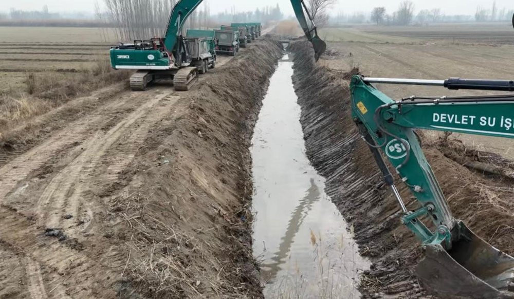 100 den fazla iş makinesi kullanıldı