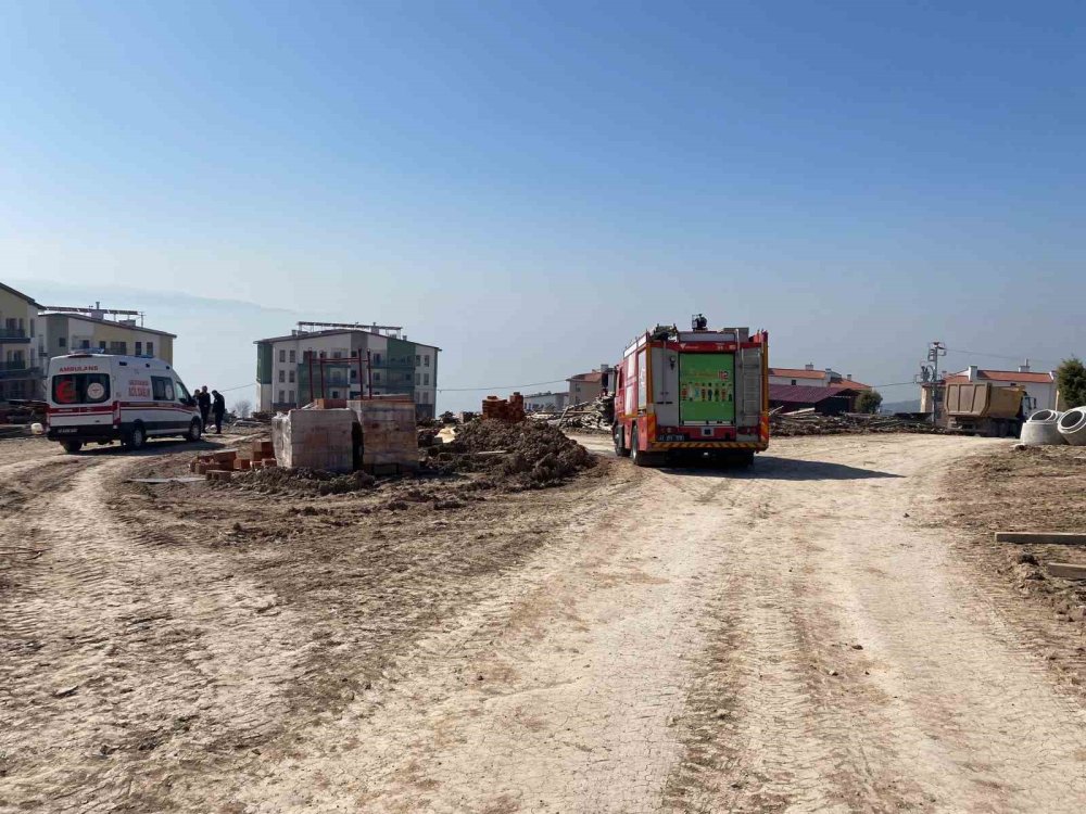 Körfez'de korku dolu anlar! Kepçe operatörü ana doğal gaz hattını patlattı