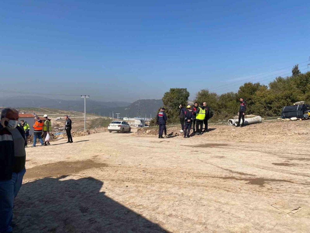 Körfez'de korku dolu anlar! Kepçe operatörü ana doğal gaz hattını patlattı