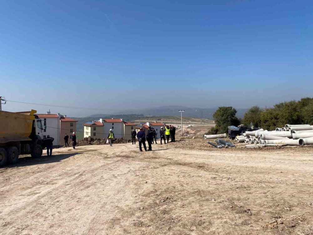 Körfez'de korku dolu anlar! Kepçe operatörü ana doğal gaz hattını patlattı