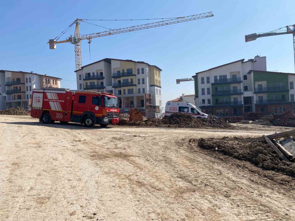 Körfez'de korku dolu anlar! Kepçe operatörü ana doğal gaz hattını patlattı