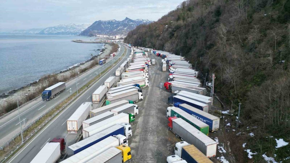 TIR Şoförlerinin sınır hattında iftar telaşı