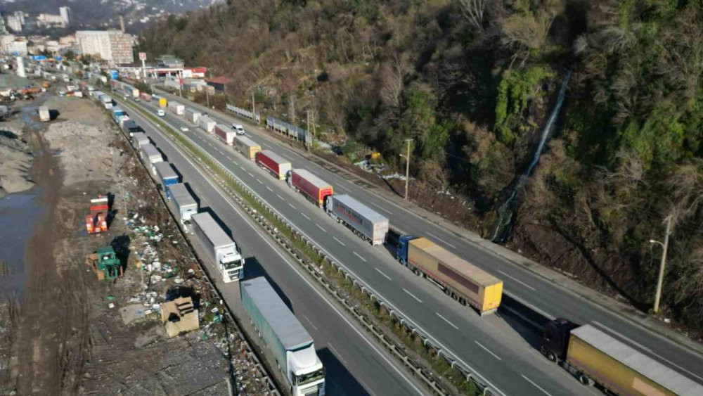 TIR Şoförlerinin sınır hattında iftar telaşı