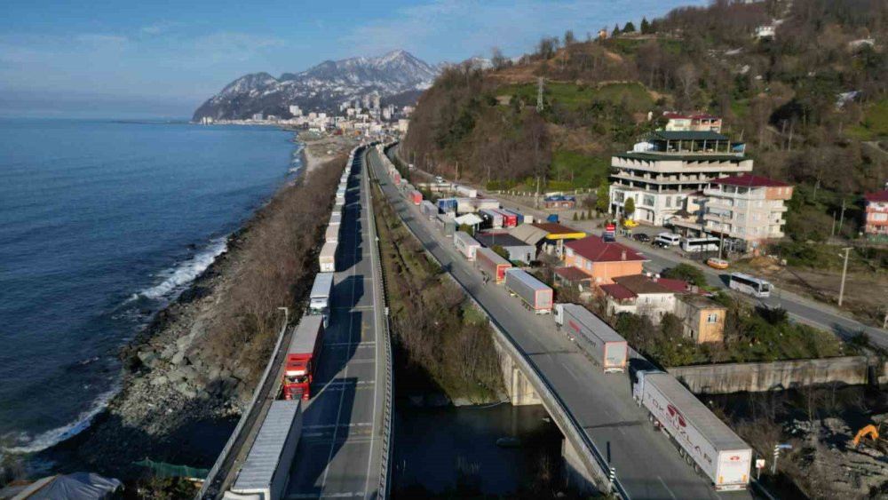 TIR Şoförlerinin sınır hattında iftar telaşı