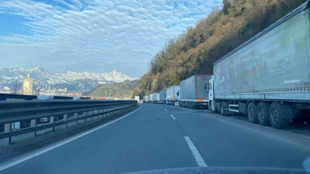 TIR Şoförlerinin sınır hattında iftar telaşı