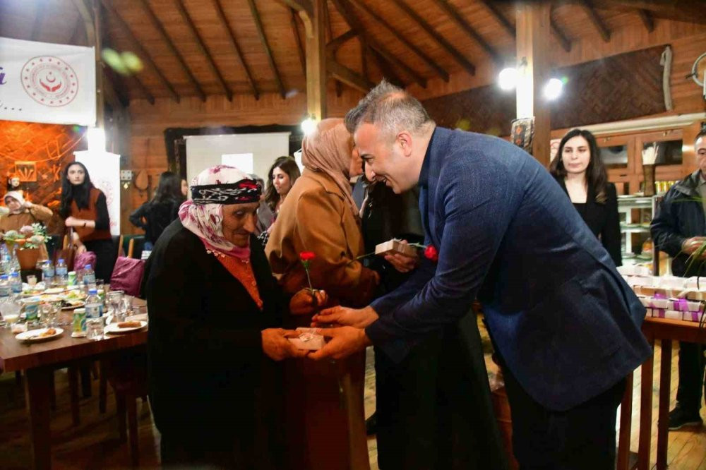 Ardahan’da "8 Mart Dünya Kadınlar Günü İftar Programı"