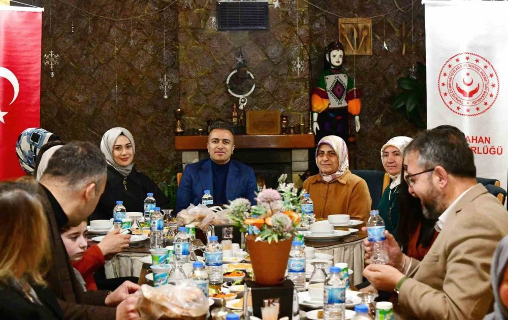 Ardahan’da "8 Mart Dünya Kadınlar Günü İftar Programı"