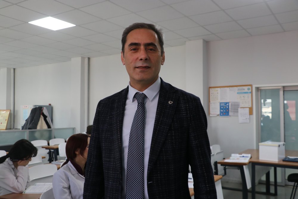 Liseli öğrenciler temizlik ürünü üretiyor