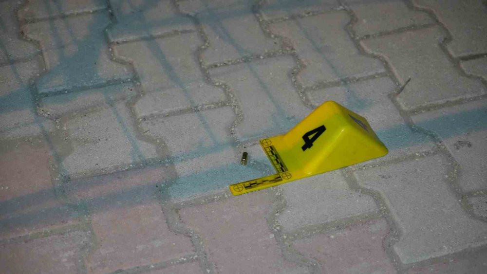 Öfkeli baba oğlunun iş yerinde sinirlenip silahı ile 4 el ateş etti