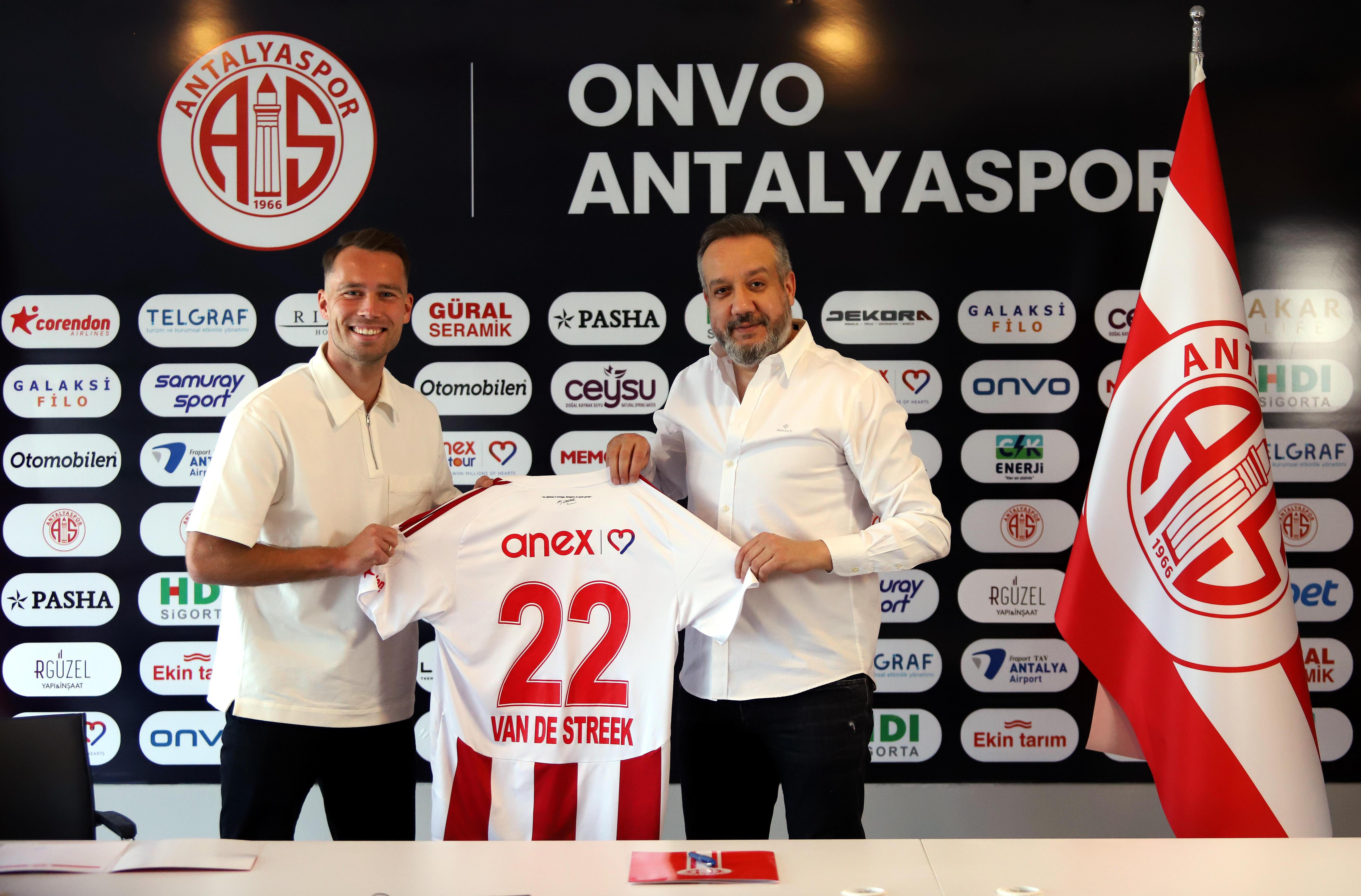 aa-20250310-37297234-37297232-antalyaspor-hollandali-oyuncu-van-de-streek-ile-sozlesme-uzatti.jpg