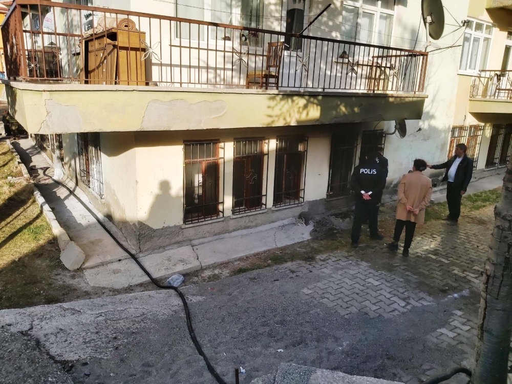 Ankara’da yangın! Çocuklarını kurtarmak isteyen anne hastaneye kaldırıldı