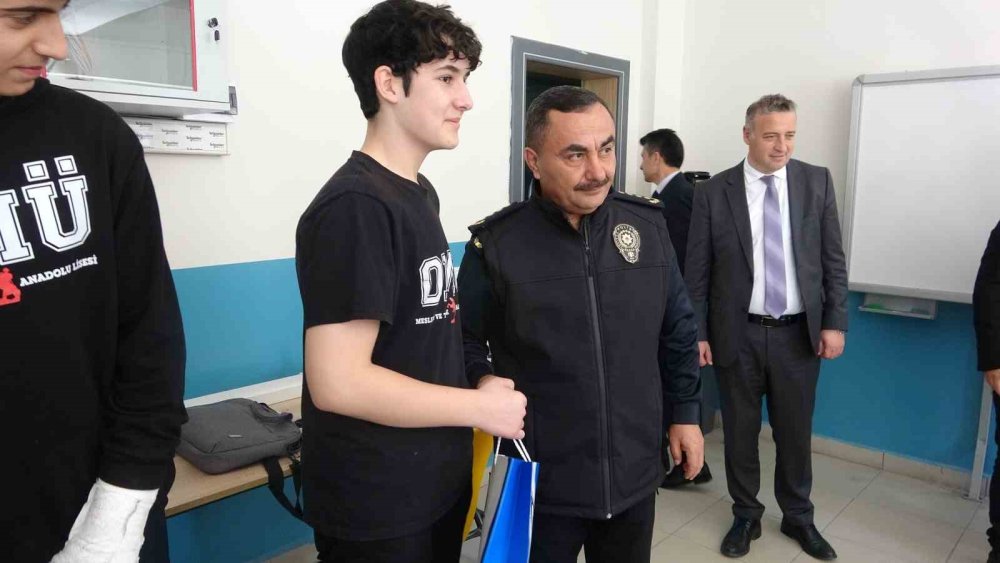 İl Emniyet Müdürü Arıbaş’tan öğrencilere ’güvenli internet’ uyarısı