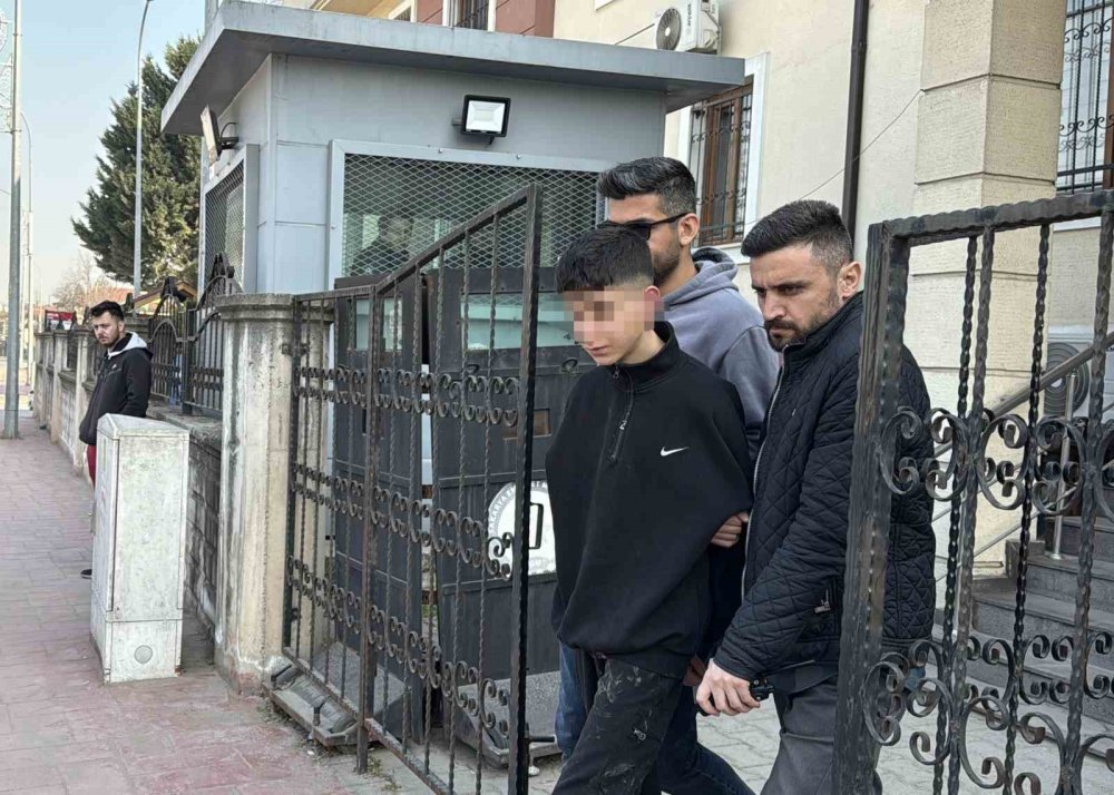 Komşu katili çocuk ve babasının evi alev alev yandı