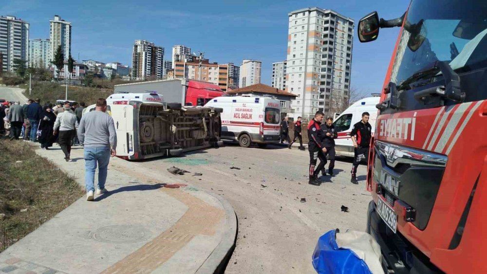 Ordu’da feci kaza! Öğrenci servisi ile otomobil çarpıştı: Çok sayıda yaralı var