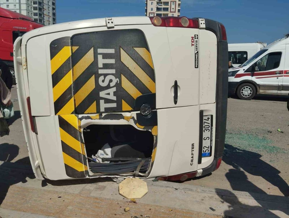 Ordu’da feci kaza! Öğrenci servisi ile otomobil çarpıştı: Çok sayıda yaralı var