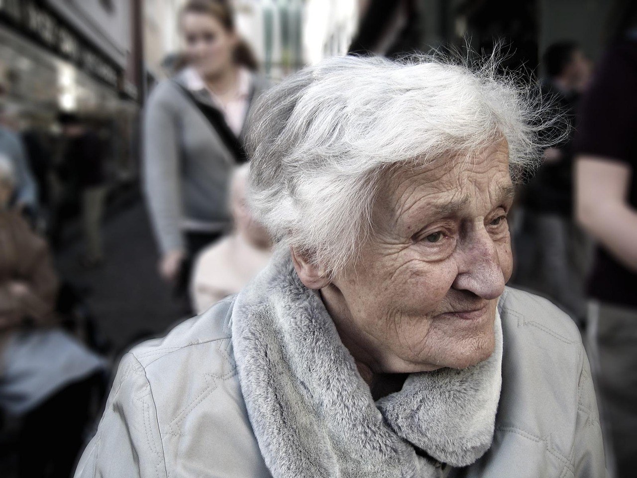 woman-100343-1280.jpg