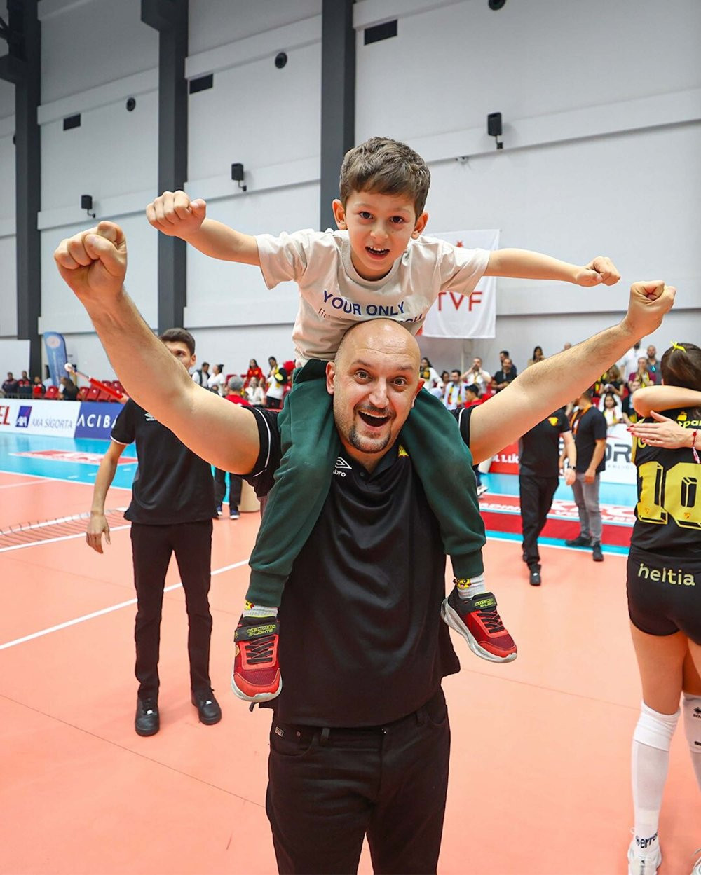 Göztepe, Sultanlar Ligi’ne Yükseldi: 20 yıl sonra geri döndü