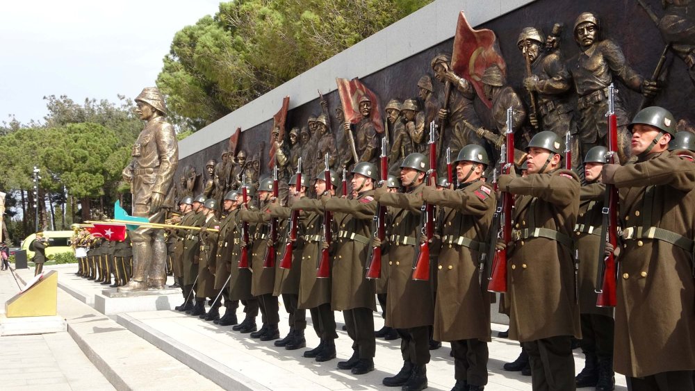 Şehitler Abidesi’nde ’18 Mart’ hazırlığı