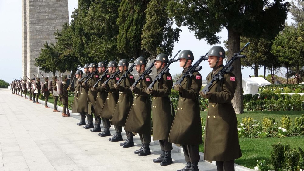 Şehitler Abidesi’nde ’18 Mart’ hazırlığı