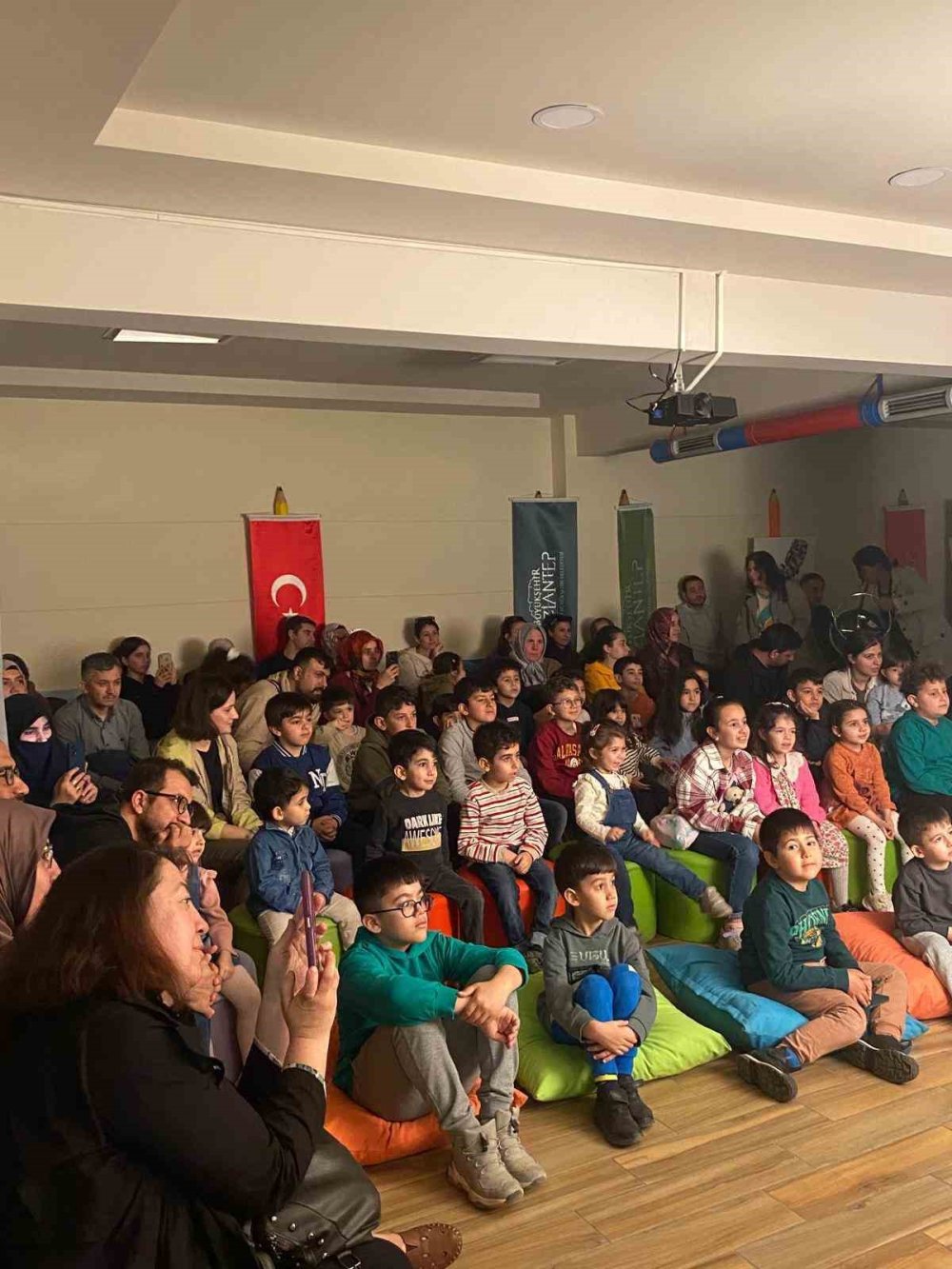 Hacivat Karagöz Şenliği’ne yoğun ilgi