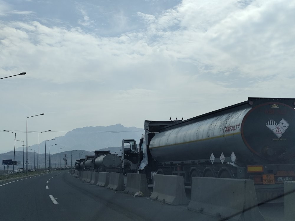 Habur Sınır Kapısı'nda araç kuyruğu