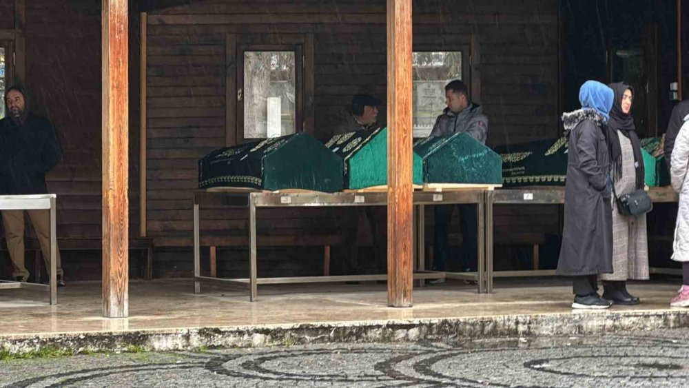 Tanyeli'ye veda son yolculuğuna uğurlanıyor! Gözyaşları sel oldu