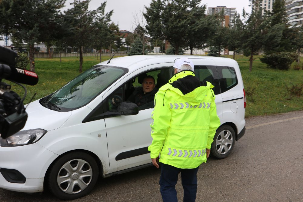 Huzurevi sakini hayaline kavuştu! 68 yaşında trafik polisi oldu