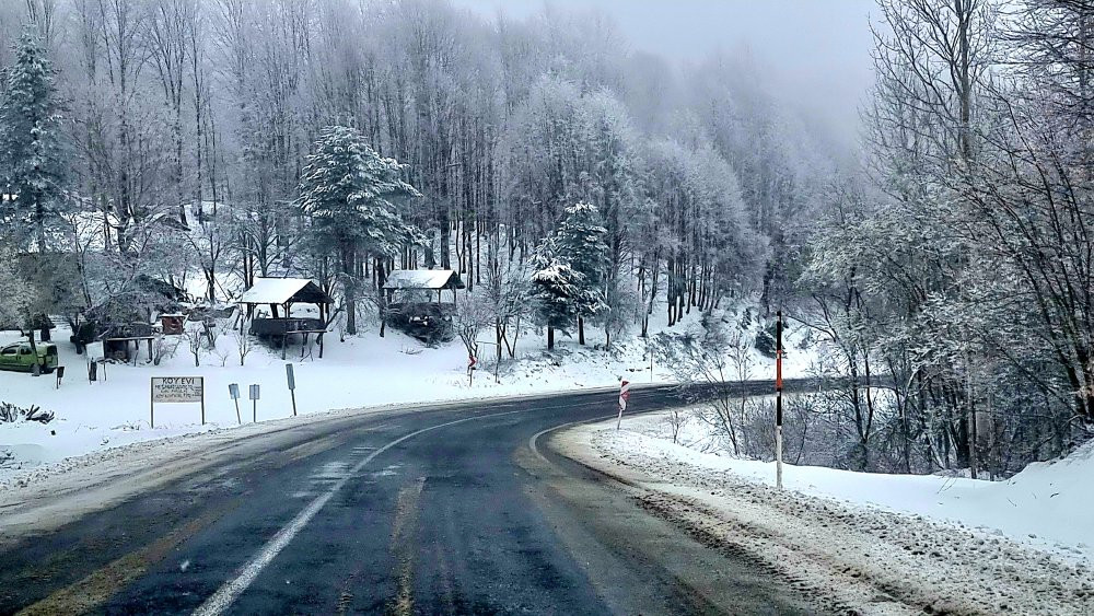 Kar ve buzlanma ulaşımı aksattı