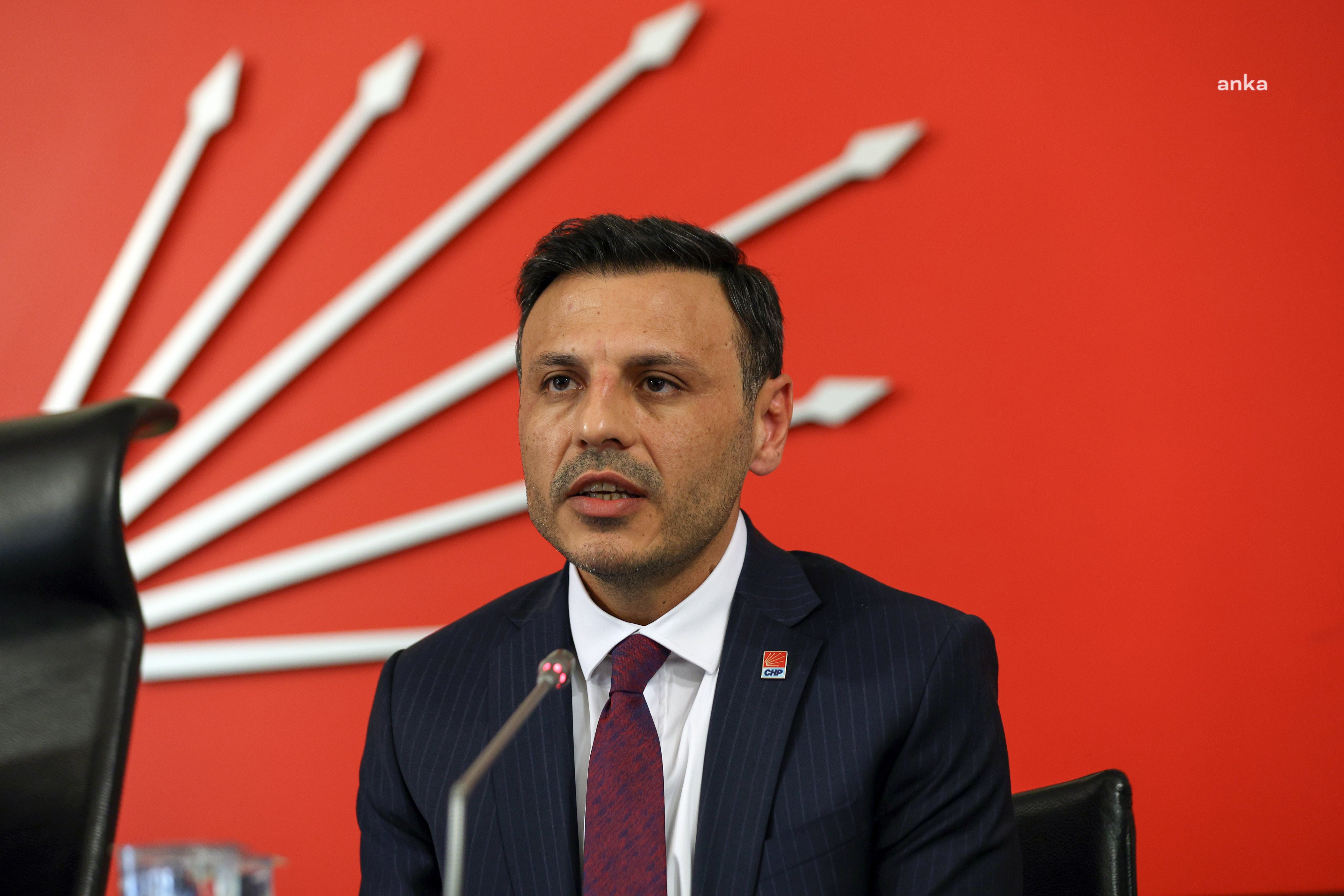 ozgurcelik.jpg