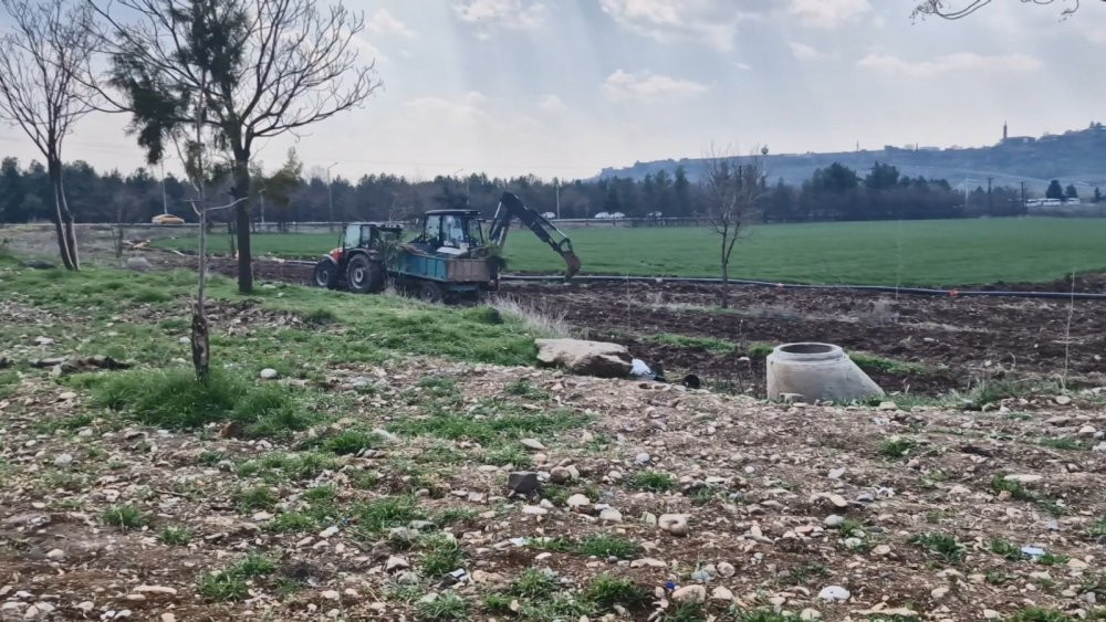 Sit alanını araziyi işgale kalkıştı! Başına silah dayayıp direndi