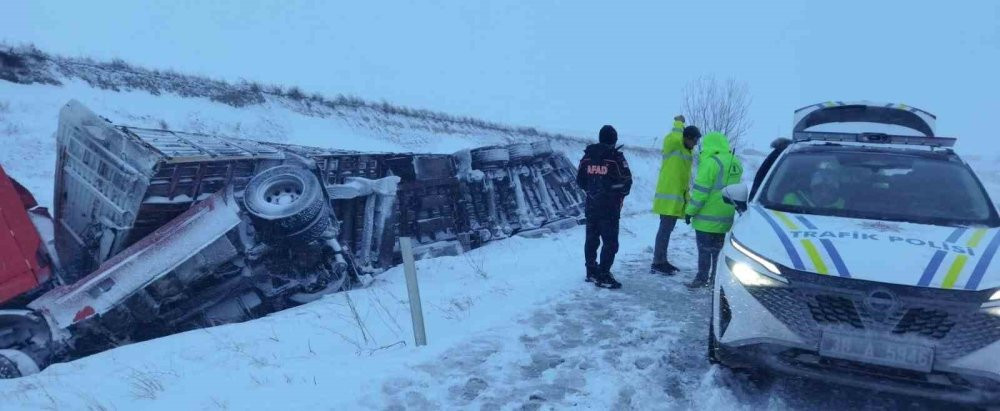 Kar ve tipide mahsur kalan 911 kişi böyle kurtarıldı