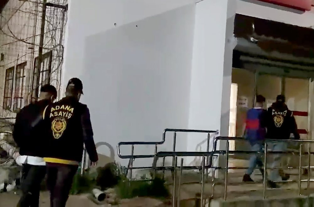 Bursa’da dehşet! 16 yaşında şüpheliler 4 kişiye gasp etti 2 öğrenciyi bıçakladı