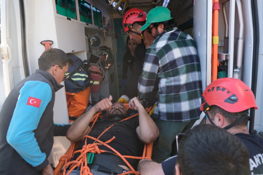 650 metrede kontrolü kaybetti! Antalya'da ormanda nefesler tutuldu