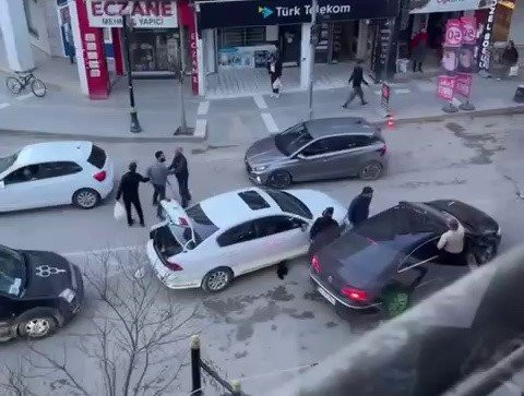 Yol verme meselesinde sopalar çıktı!