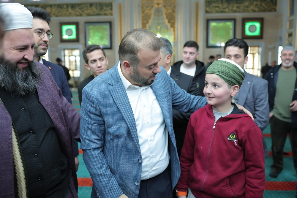 Arnavutköy'de geleneksel bayram sofraları kuruldu