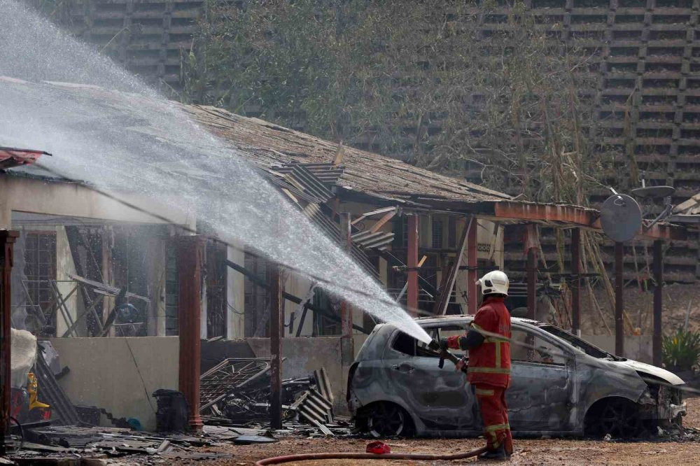 Malezya’da doğalgaz boru hattı bomba gibi patladı! Gökyüzünden alev bulutları oluştu: 112 kişi yaralandı
