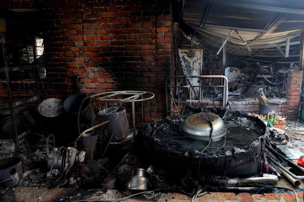 Malezya’da doğalgaz boru hattı bomba gibi patladı! Gökyüzünden alev bulutları oluştu: 112 kişi yaralandı