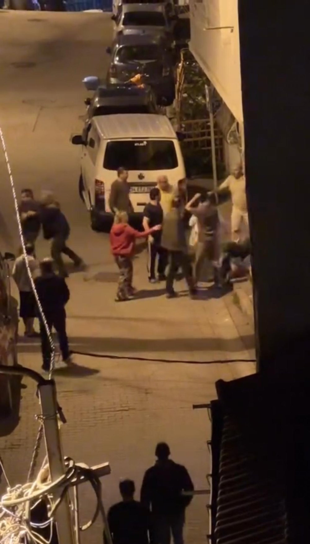 Kağıthane’de komşular arasında park yeri kavgası kameraya yansıdı