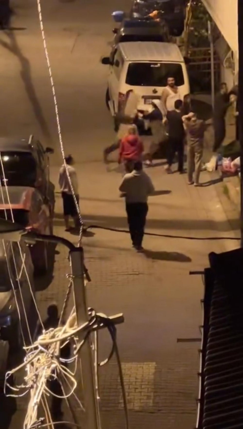 Kağıthane’de komşular arasında park yeri kavgası kameraya yansıdı