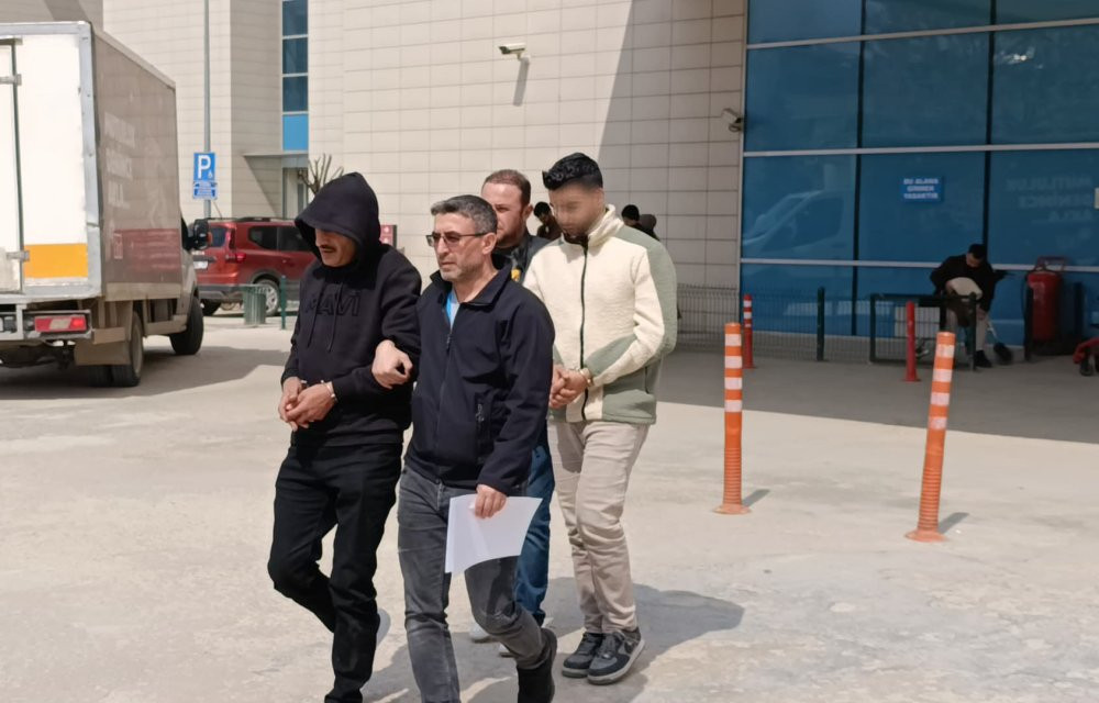 Halatla hırsızlık: Film gibi soygun! İnegöl'de 6 gün arayla iki evi soydu