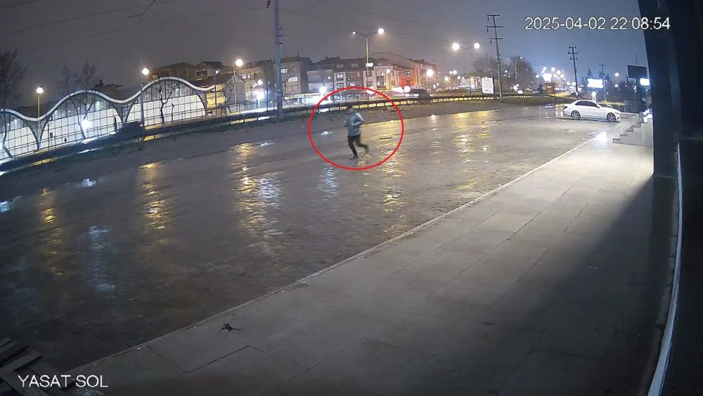 Halatla hırsızlık: Film gibi soygun! İnegöl'de 6 gün arayla iki evi soydu